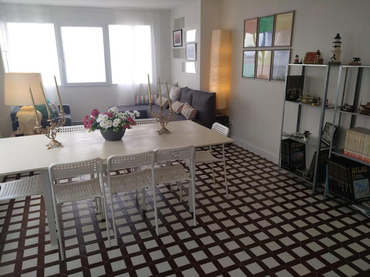 Apartamento Frente Al Mar Playa De Coroso Ribeira Luaran gambar
